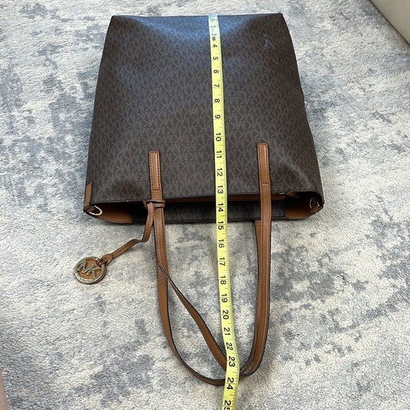 MICHAEL Michael Kors Hayley Large Signature Print Tote Bag MK Logo Brown - Picture 8 of 17